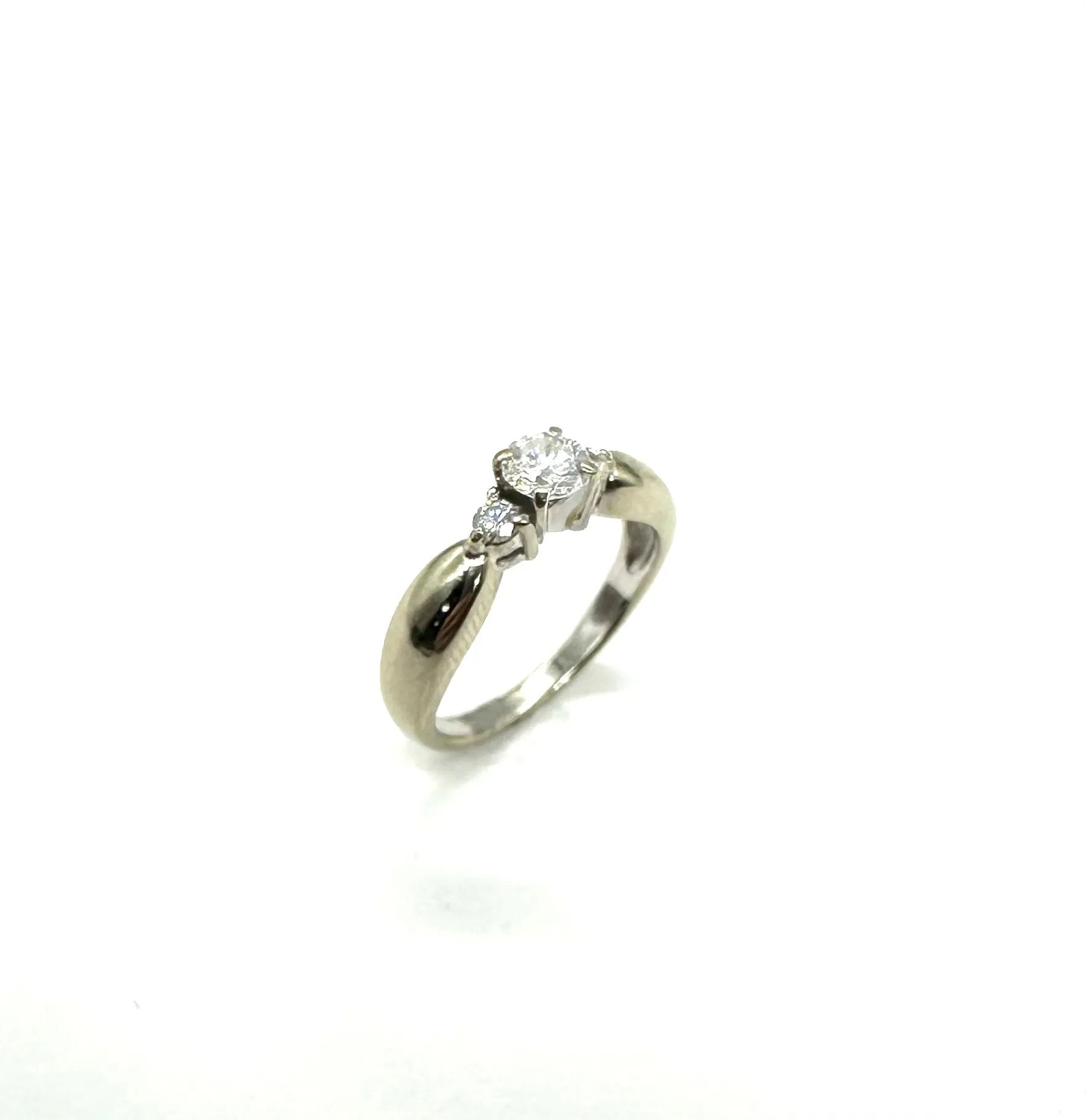 40 PTW Inline 3 Stone Diamond Ring