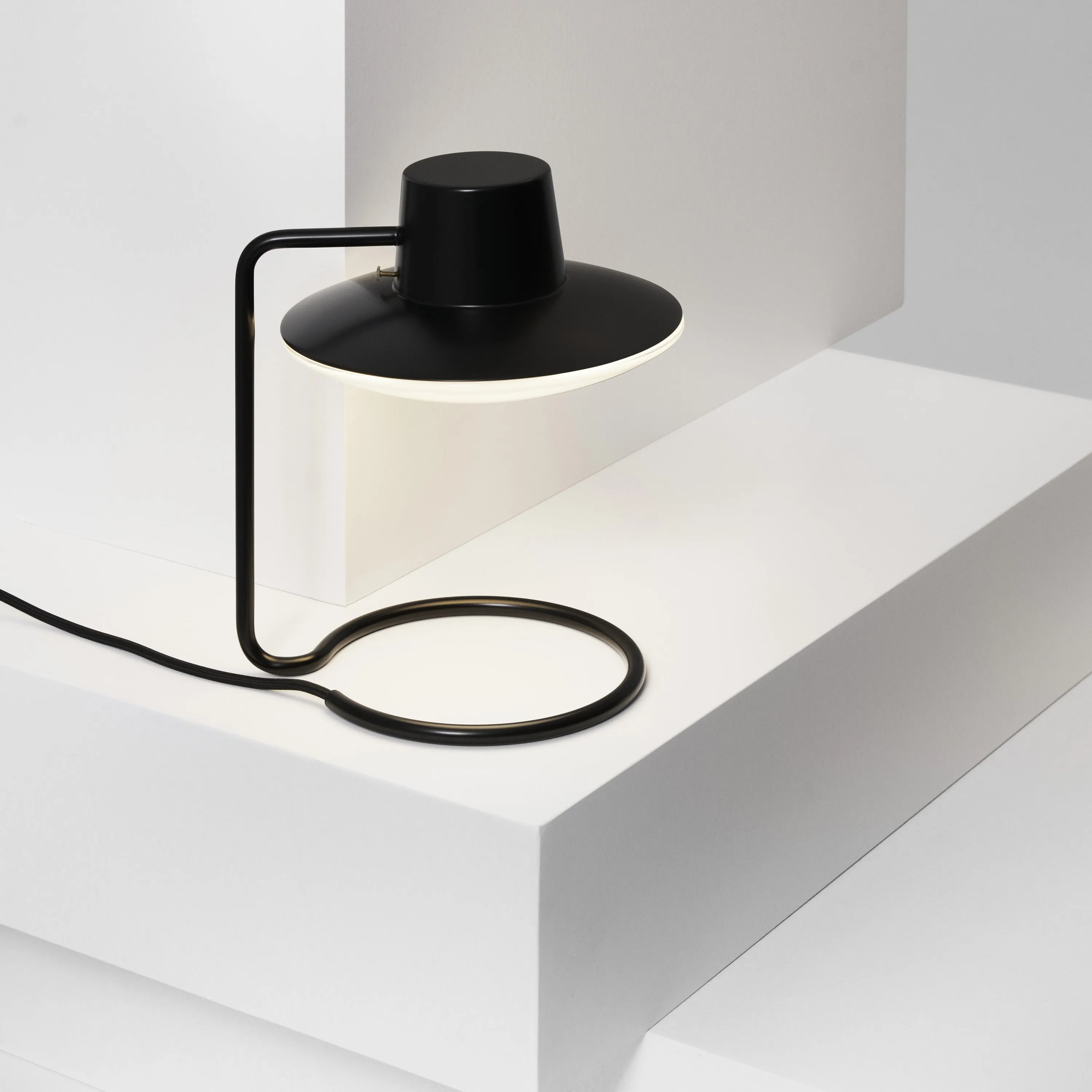 AJ Oxford Table Lamp