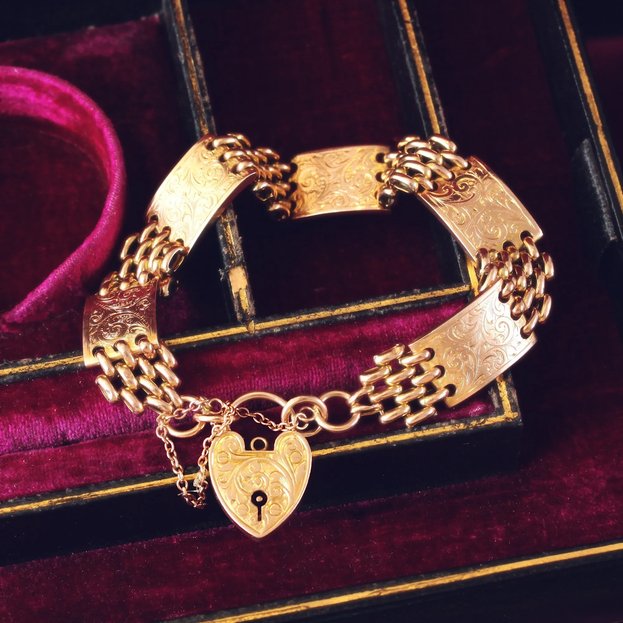 Antique Hand Engraved 9ct Gold Gate Bracelet