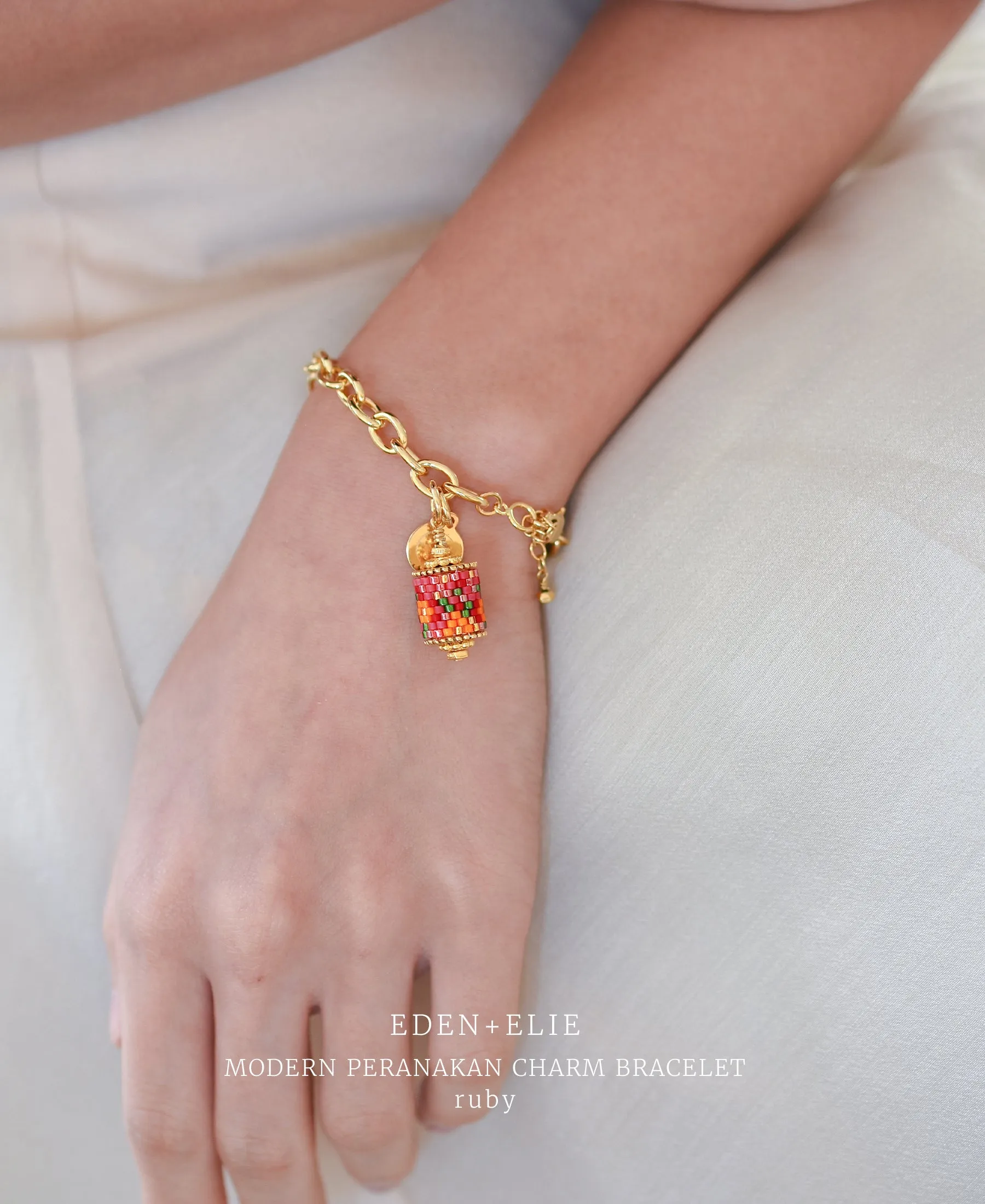 EDEN   ELIE Modern Peranakan gold charm bracelet - yellow