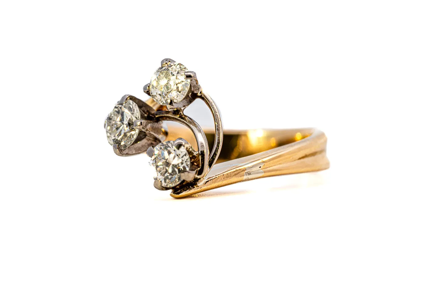 Magnificent 18ct Yellow & White Gold 3-Stone Diamond Ring