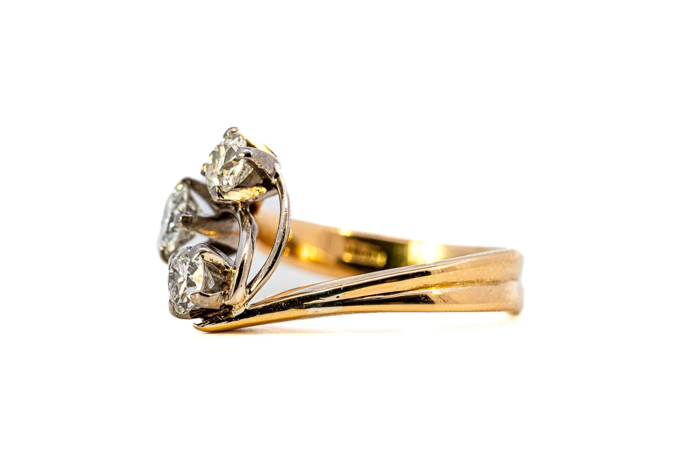 Magnificent 18ct Yellow & White Gold 3-Stone Diamond Ring