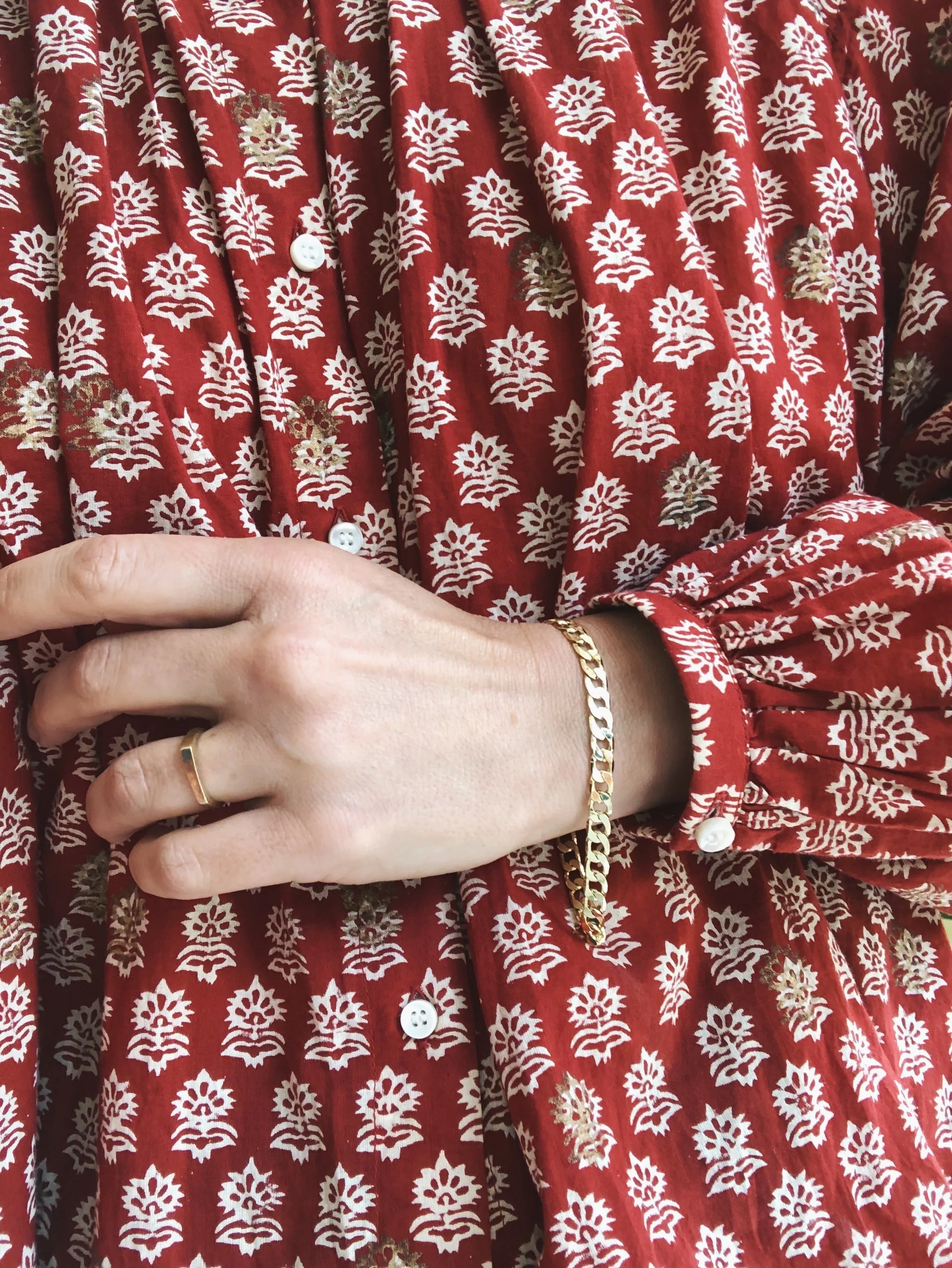 Small Curb Chain Bracelet in Gold