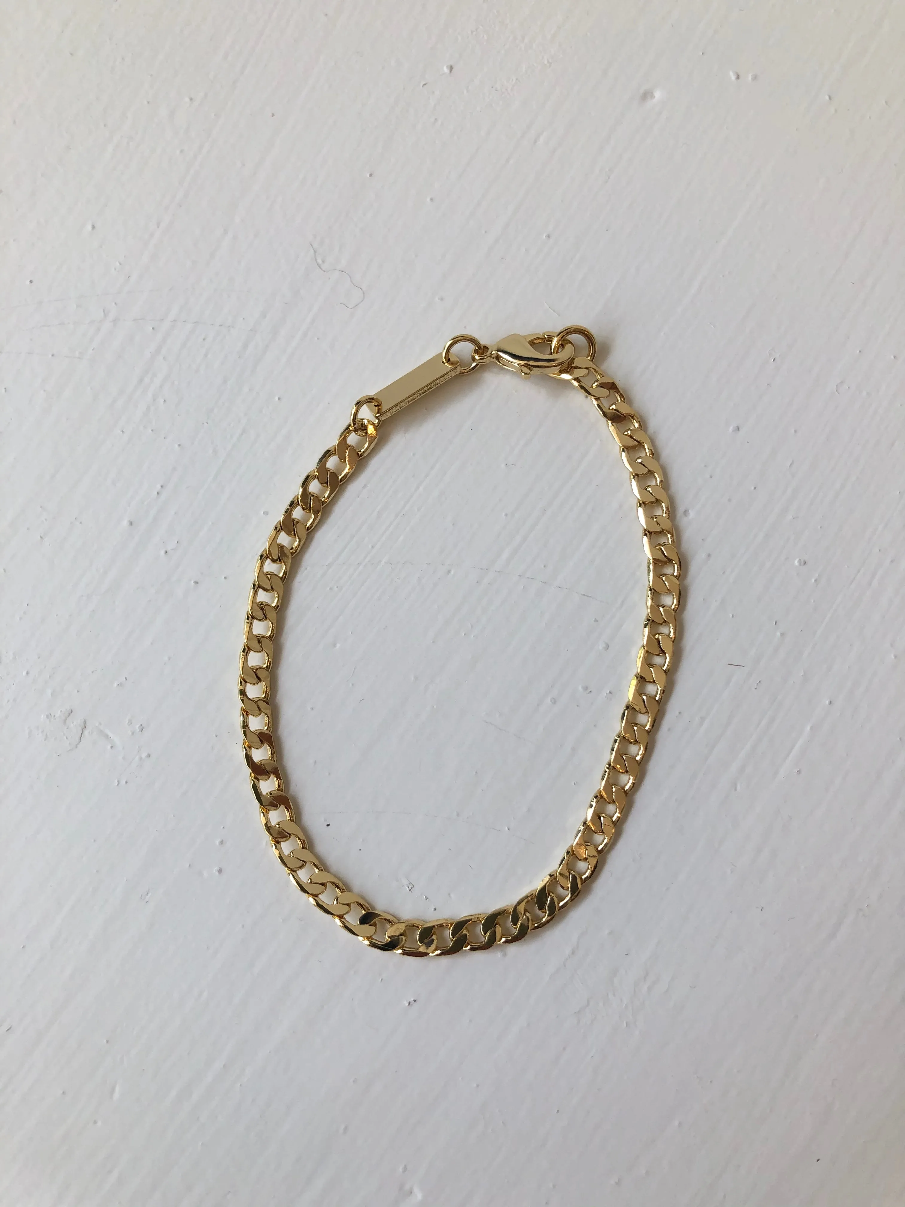 Small Curb Chain Bracelet in Gold