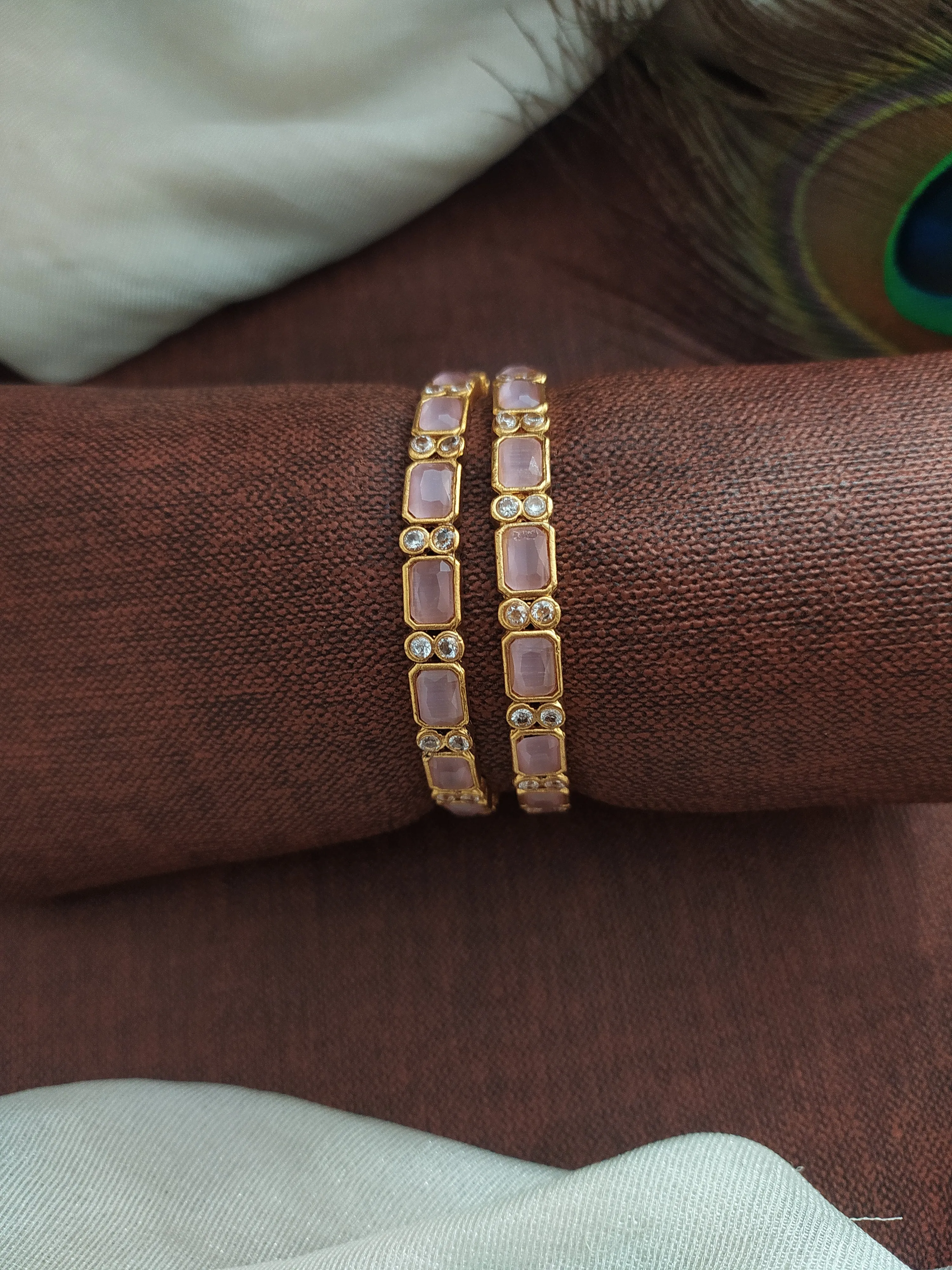 Unveiling Elegance: Antique Kemp Bangle in trending colors