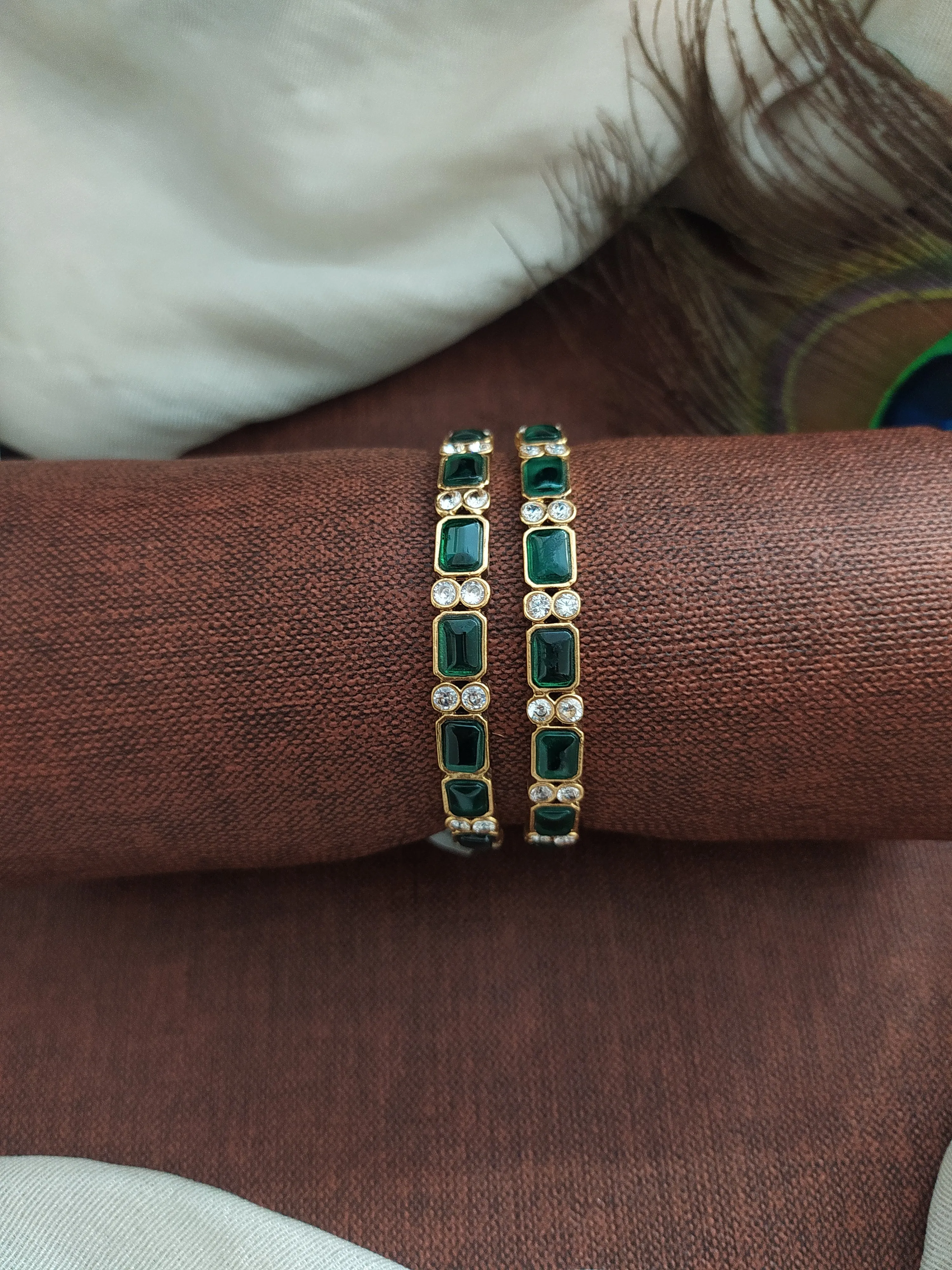 Unveiling Elegance: Antique Kemp Bangle in trending colors