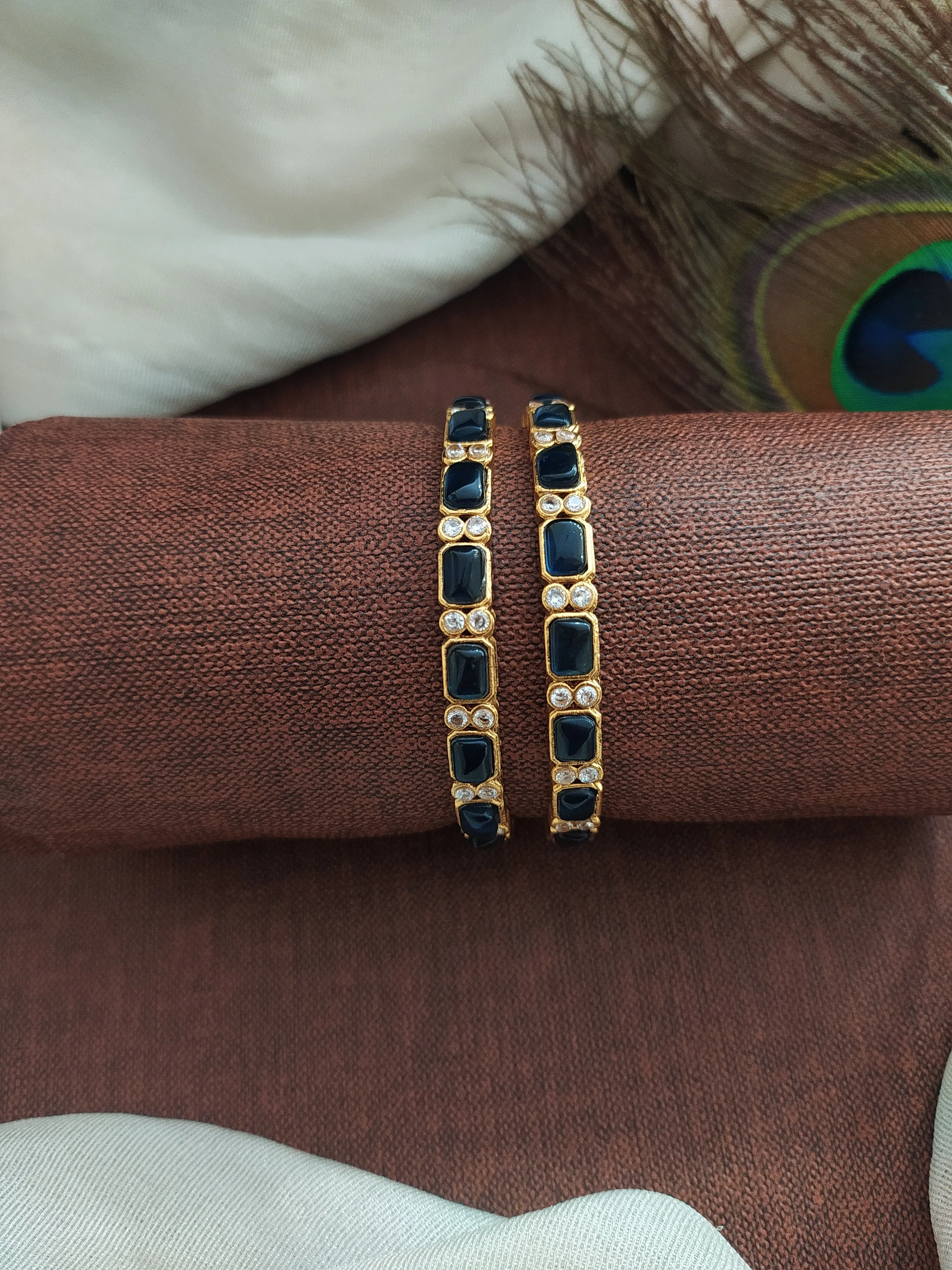 Unveiling Elegance: Antique Kemp Bangle in trending colors