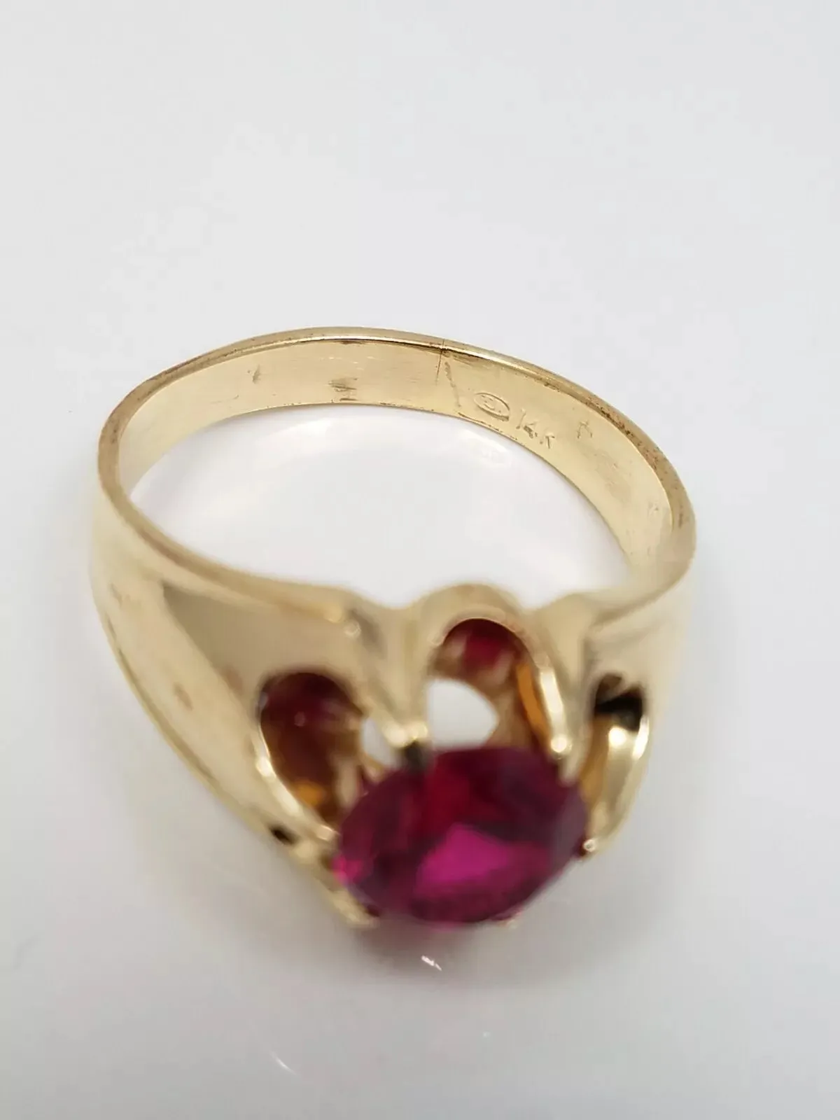 Vintage 14k Yellow Gold 2ct Lab Grown Ruby Ring