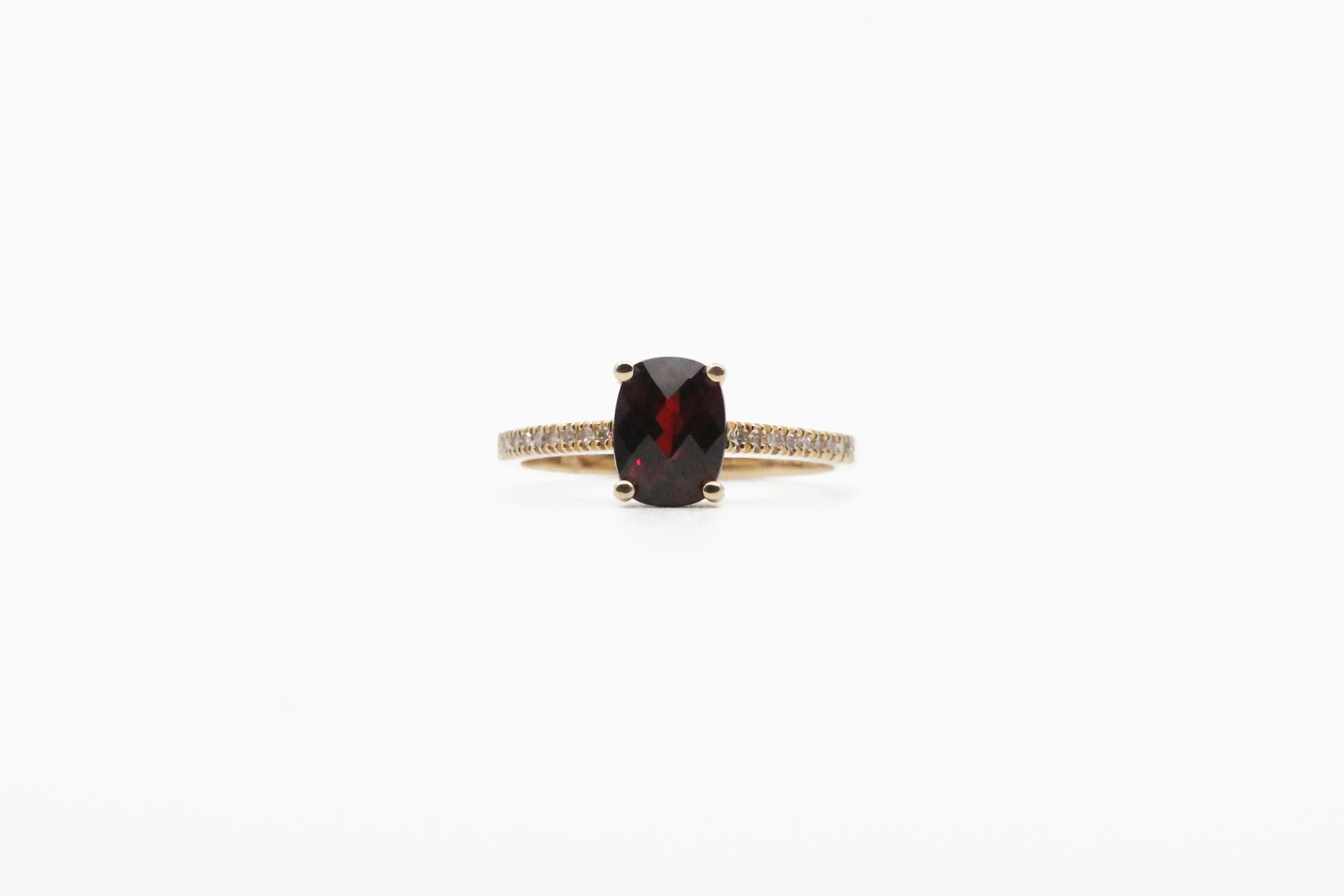 Yellow Gold Oval Garnet Ring with Diamonds