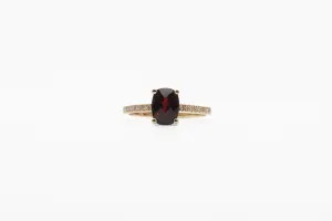 Yellow Gold Oval Garnet Ring with Diamonds